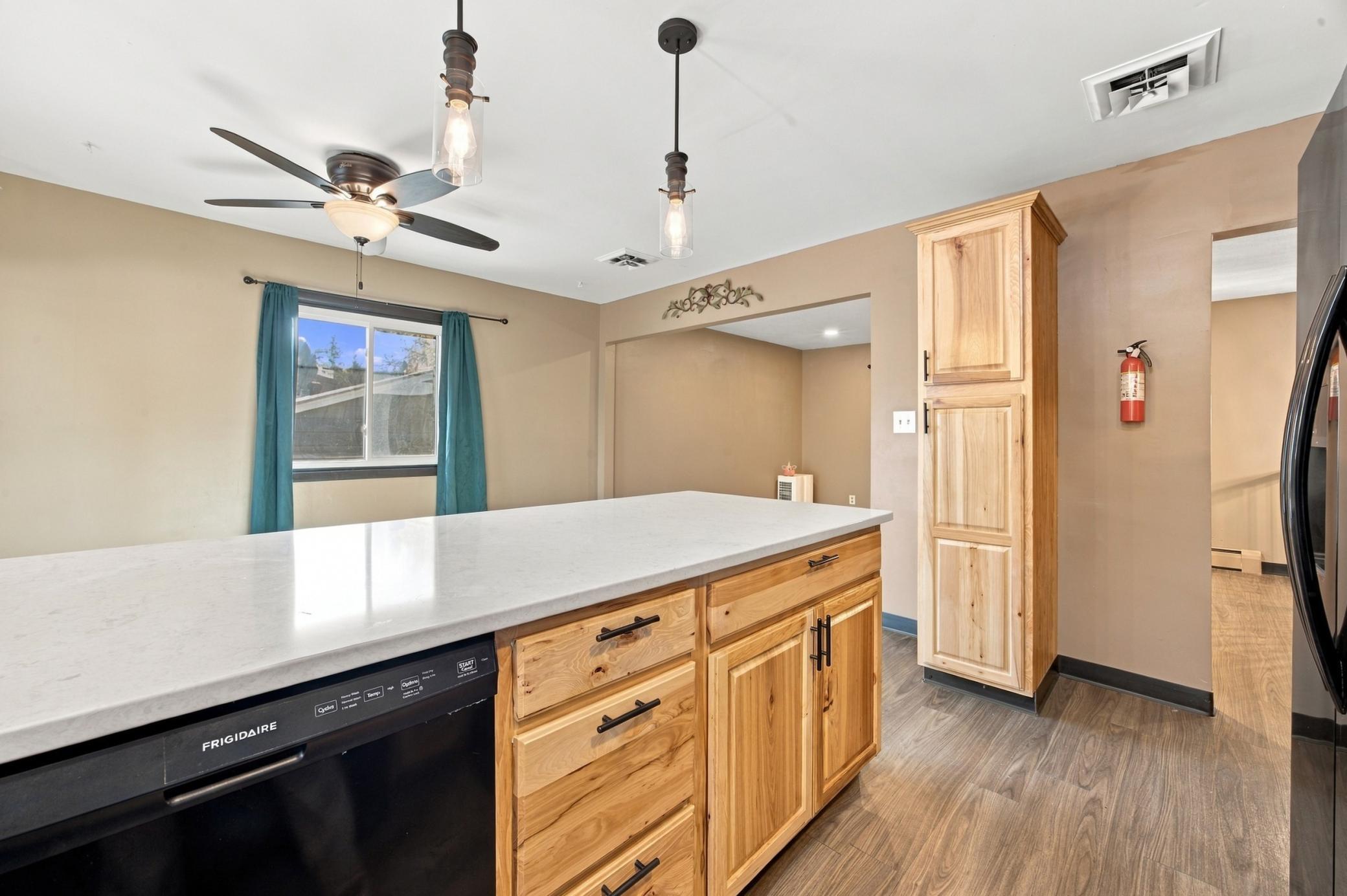 1965 single family home for sale at 2028 16th Street S in Moorhead, MN — 4 bed, 2 bath (photo 10 of 28)