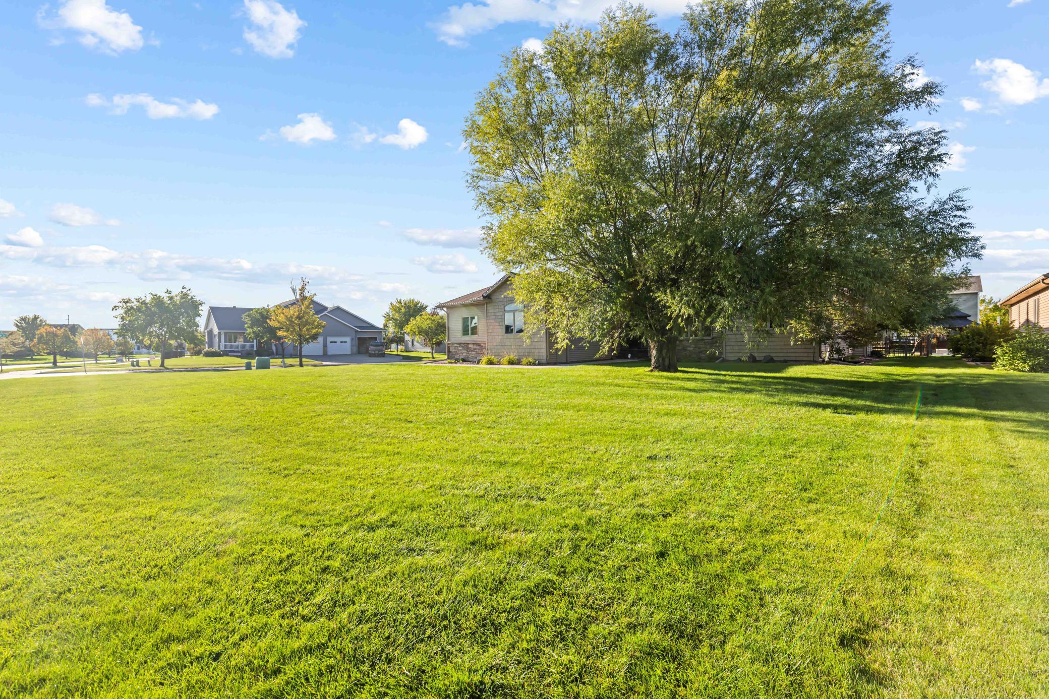 2007 single family home for sale at 4295 49th Avenue S in Fargo, ND — 4 bed, 3 bath (photo 4 of 61)