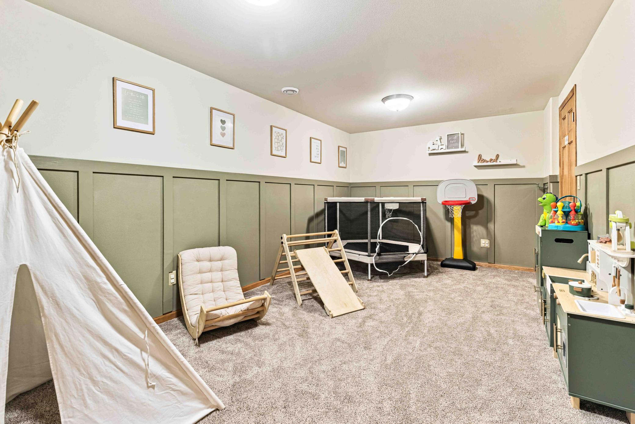 2007 single family home for sale at 4295 49th Avenue S in Fargo, ND — 4 bed, 3 bath (photo 47 of 61)