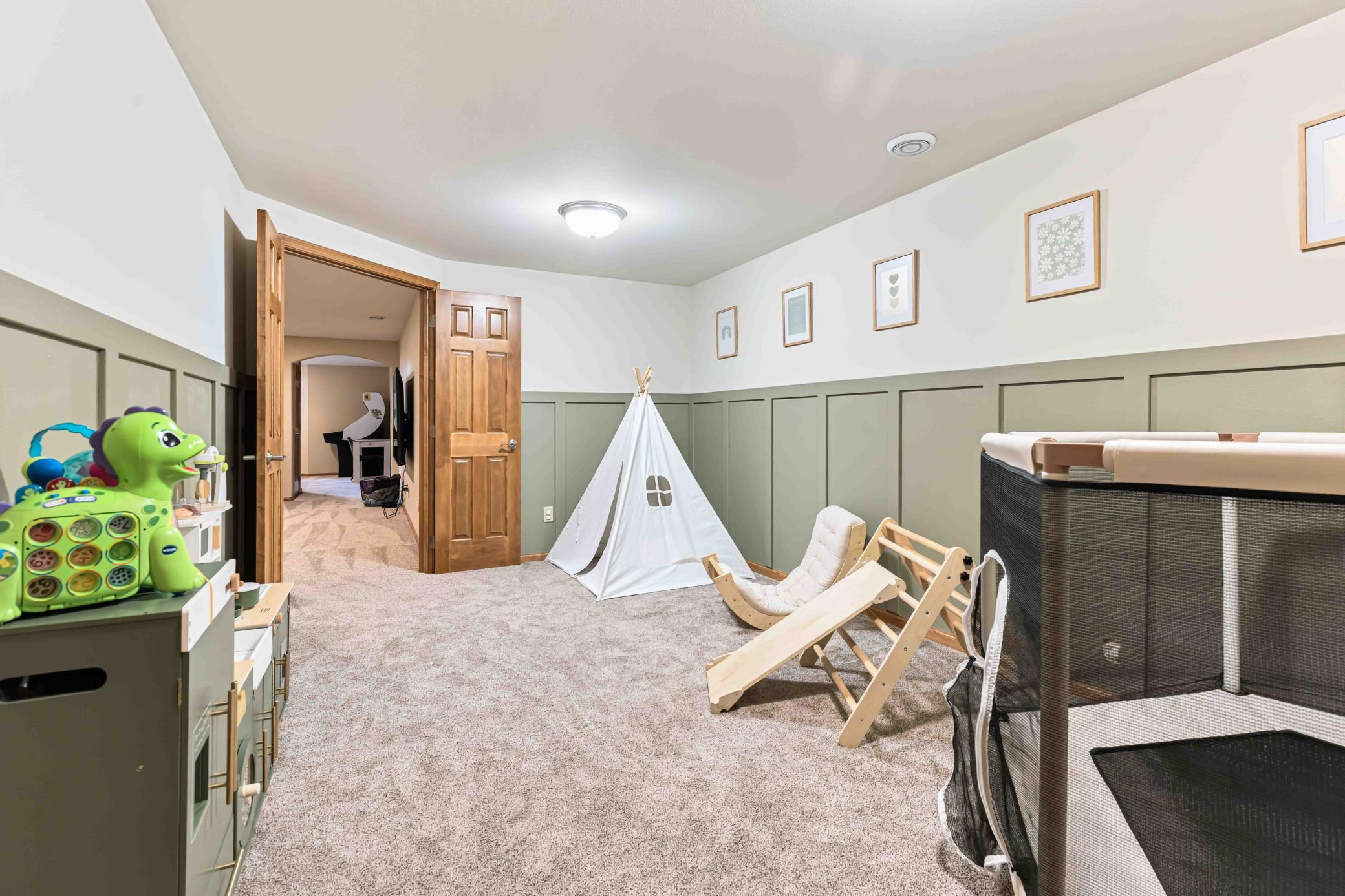 2007 single family home for sale at 4295 49th Avenue S in Fargo, ND — 4 bed, 3 bath (photo 48 of 61)