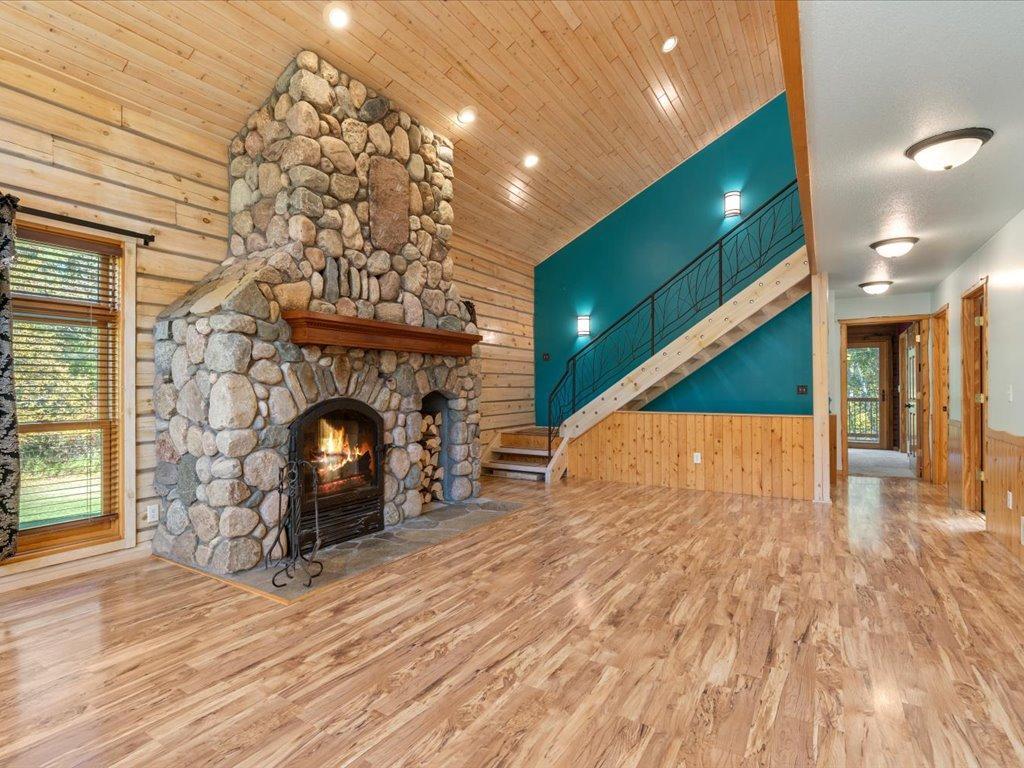 2004 single family home for sale at 18130 County 18 in Park Rapids, MN — 4 bed, 4 bath (photo 11 of 52)