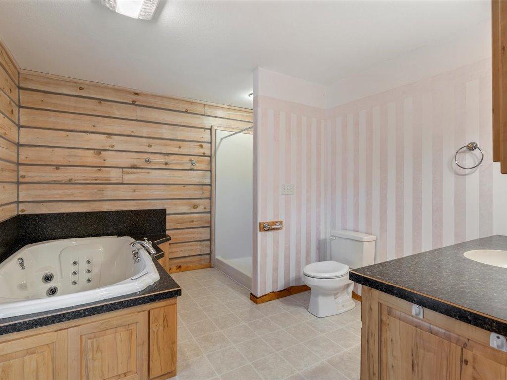2004 single family home for sale at 18130 County 18 in Park Rapids, MN — 4 bed, 4 bath (photo 14 of 52)