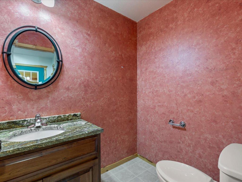 2004 single family home for sale at 18130 County 18 in Park Rapids, MN — 4 bed, 4 bath (photo 18 of 52)