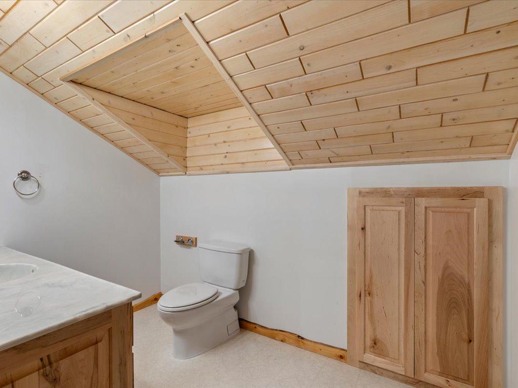 2004 single family home for sale at 18130 County 18 in Park Rapids, MN — 4 bed, 4 bath (photo 25 of 52)