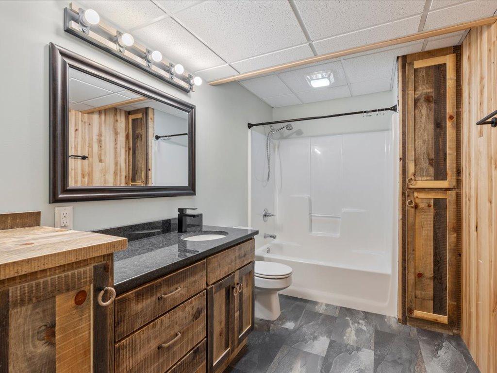 2004 single family home for sale at 18130 County 18 in Park Rapids, MN — 4 bed, 4 bath (photo 29 of 52)