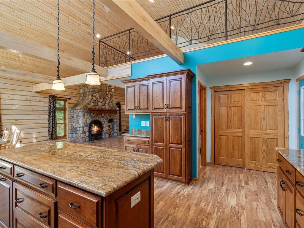 2004 single family home for sale at 18130 County 18 in Park Rapids, MN — 4 bed, 4 bath (photo 7 of 52)