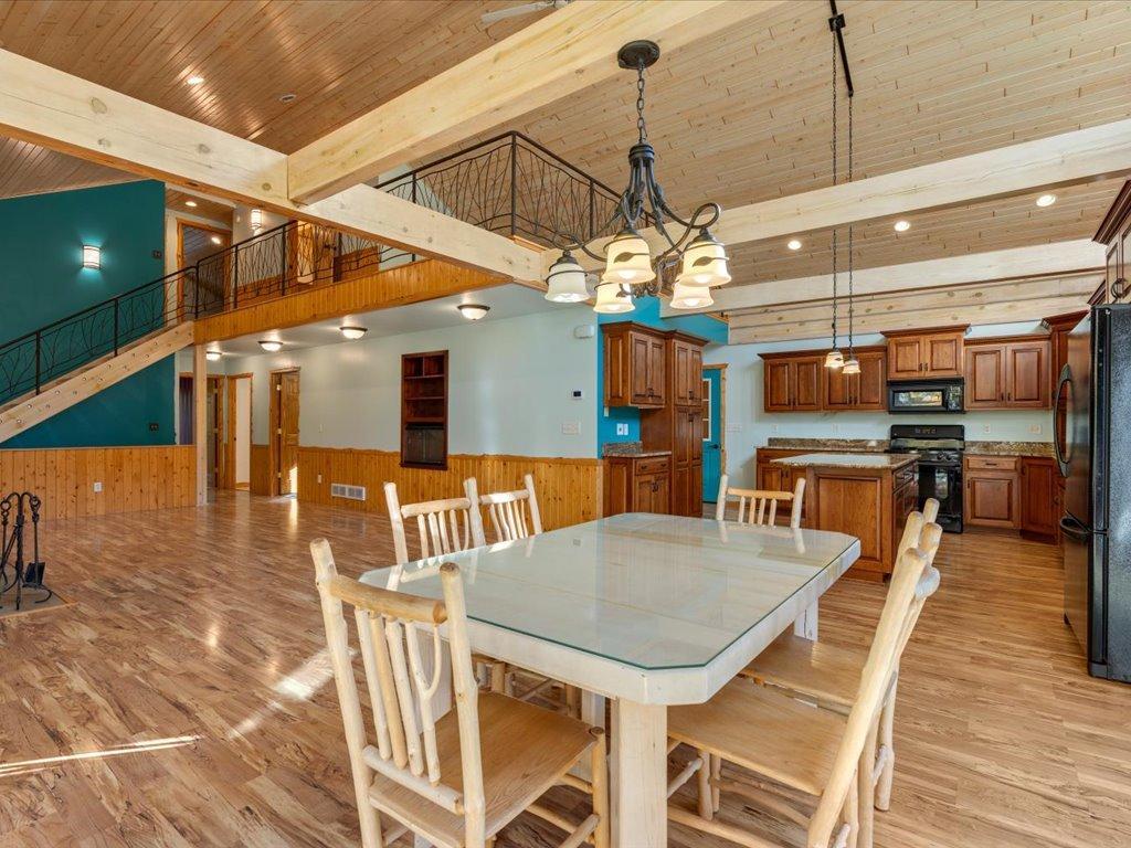 2004 single family home for sale at 18130 County 18 in Park Rapids, MN — 4 bed, 4 bath (photo 9 of 52)