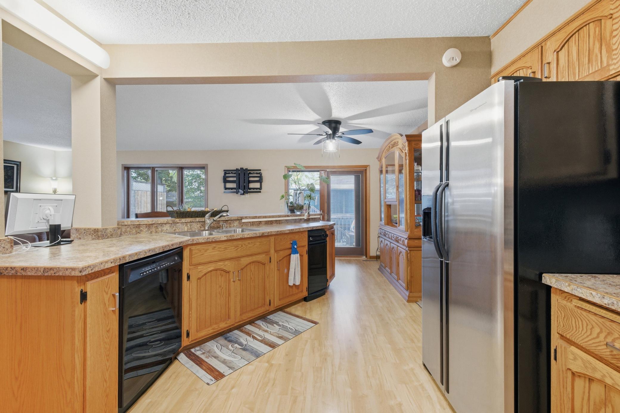 1979 condo for sale at 3361 16th Avenue S, Unit 6 in Fargo, ND — 3 bed, 3 bath (photo 11 of 51)