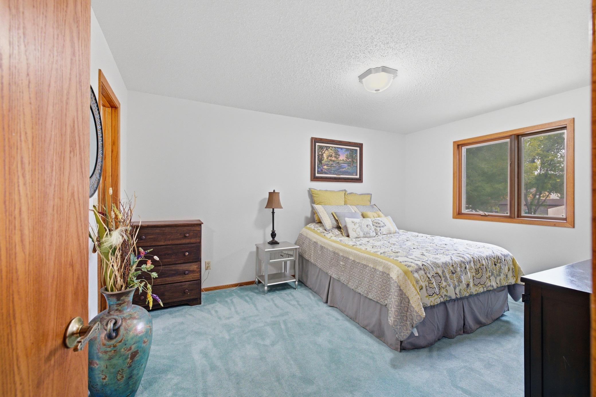 1979 condo for sale at 3361 16th Avenue S, Unit 6 in Fargo, ND — 3 bed, 3 bath (photo 14 of 51)