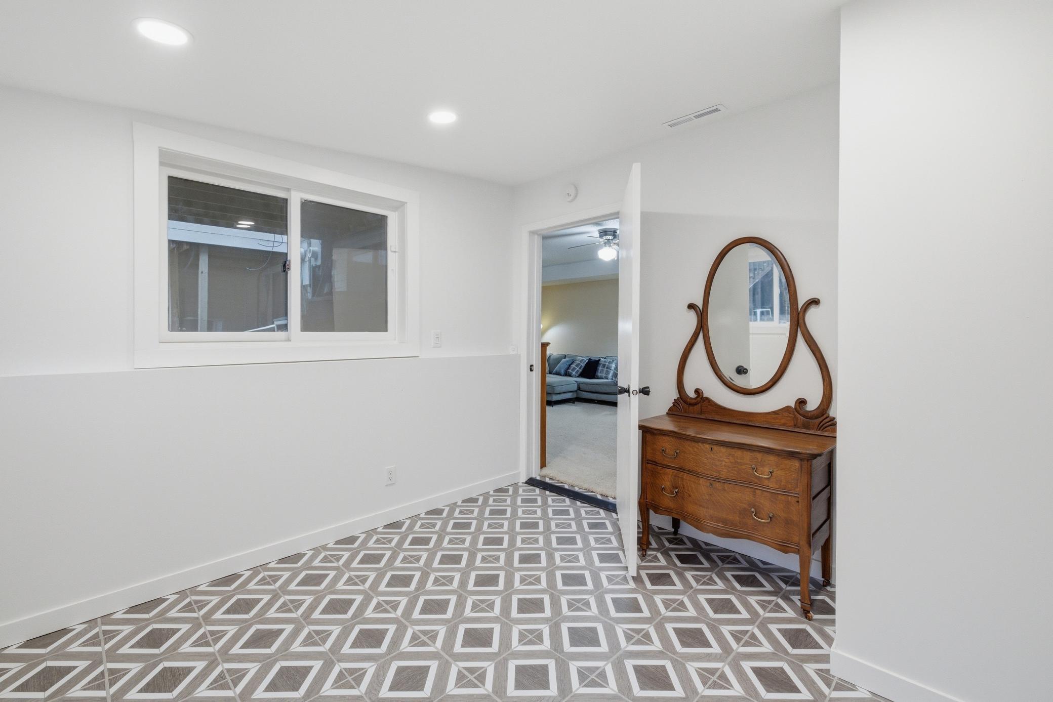 1979 condo for sale at 3361 16th Avenue S, Unit 6 in Fargo, ND — 3 bed, 3 bath (photo 28 of 51)