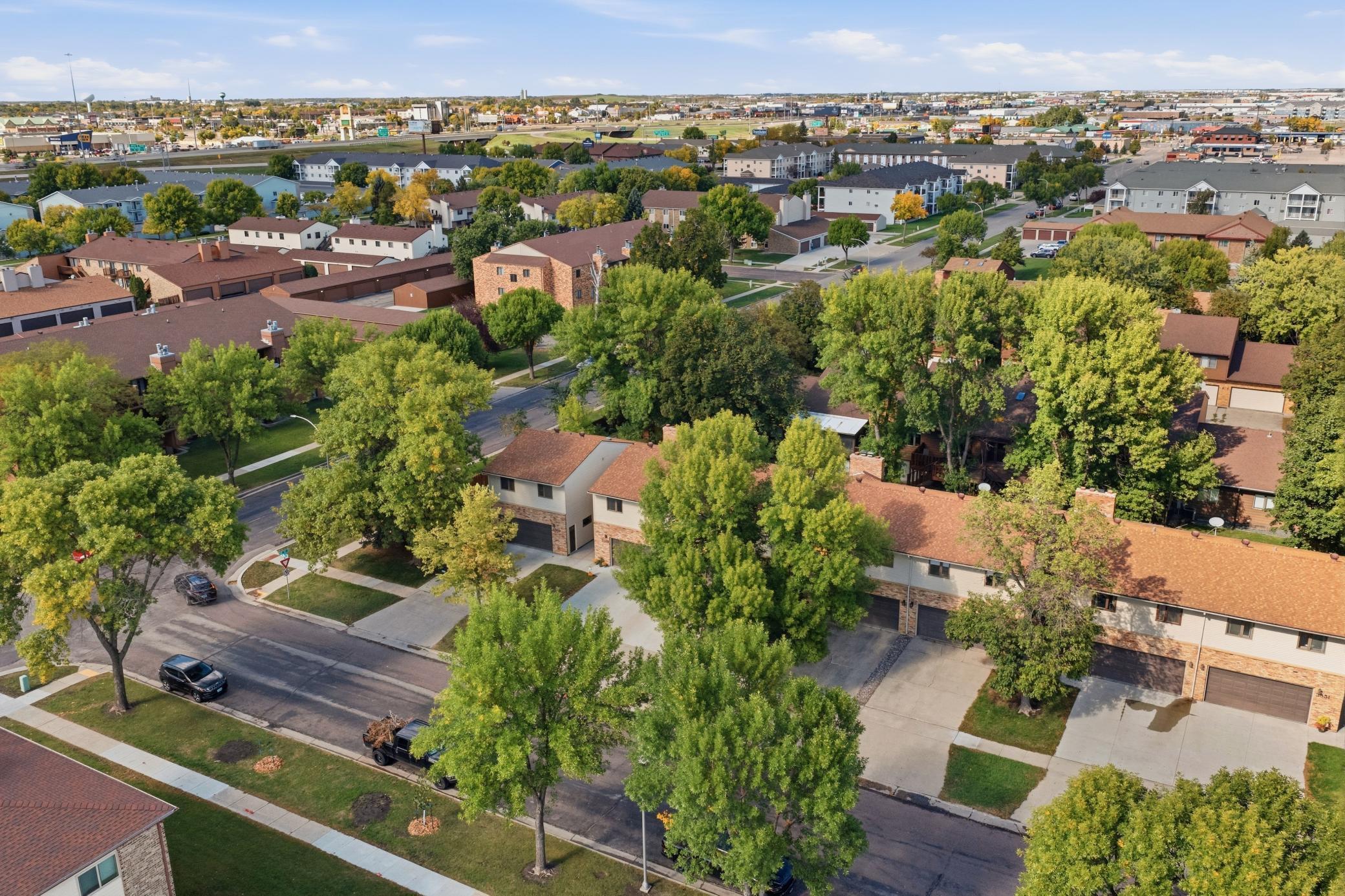 1979 condo for sale at 3361 16th Avenue S, Unit 6 in Fargo, ND — 3 bed, 3 bath (photo 37 of 51)
