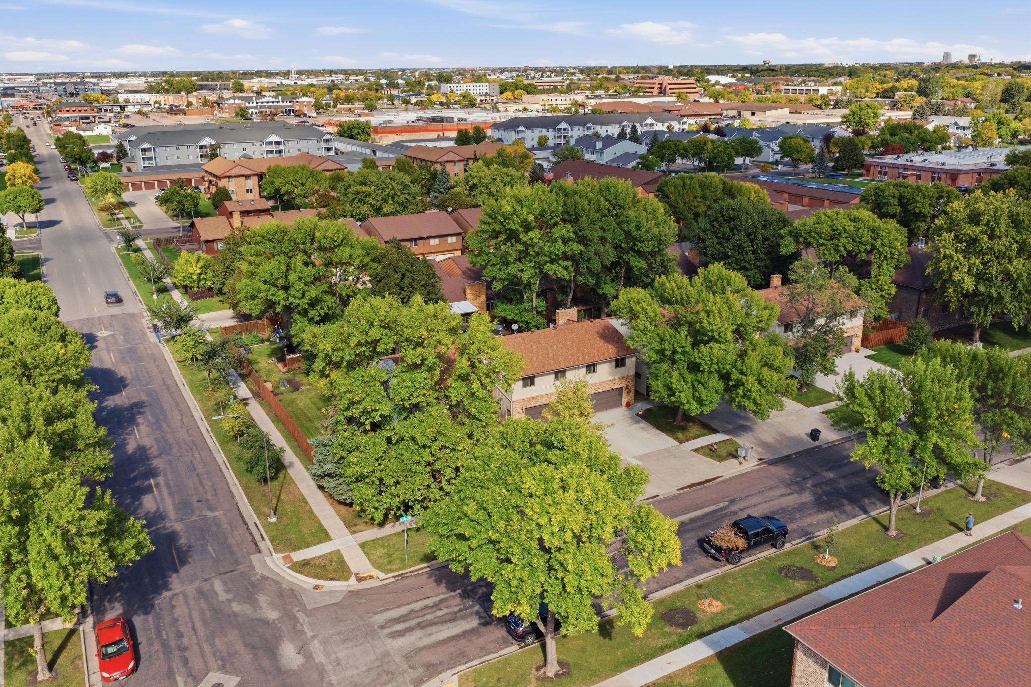 1979 condo for sale at 3361 16th Avenue S, Unit 6 in Fargo, ND — 3 bed, 3 bath (photo 38 of 51)
