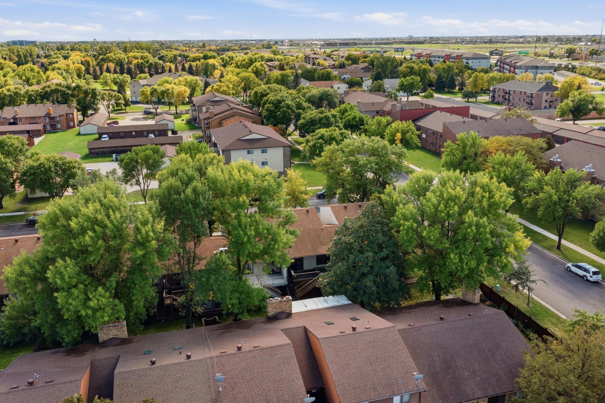1979 condo for sale at 3361 16th Avenue S, Unit 6 in Fargo, ND — 3 bed, 3 bath (photo 40 of 51)