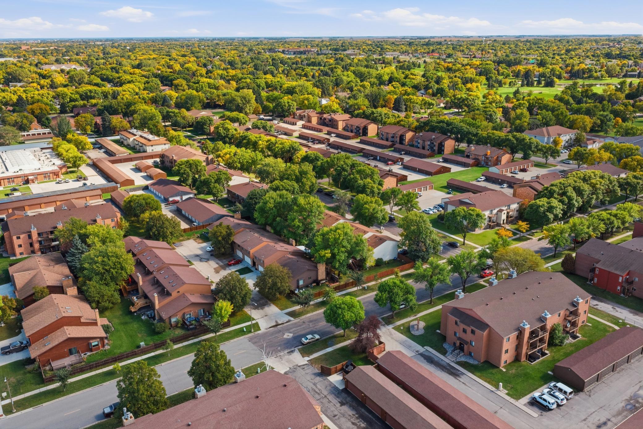 1979 condo for sale at 3361 16th Avenue S, Unit 6 in Fargo, ND — 3 bed, 3 bath (photo 43 of 51)