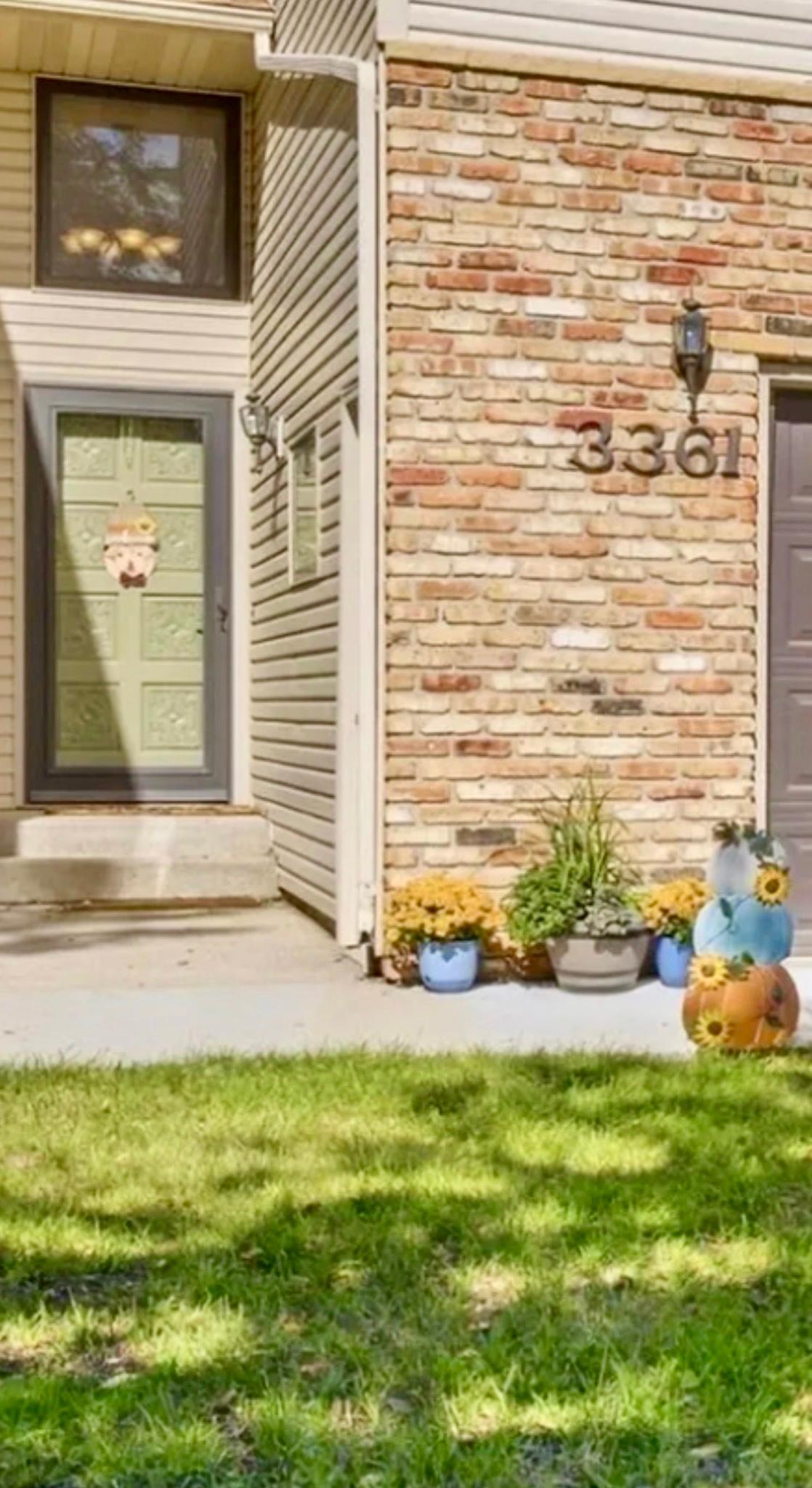 1979 townhouse for sale at 3361 16th Avenue S in Fargo, ND — 3 bed, 3 bath (photo 2 of 44)