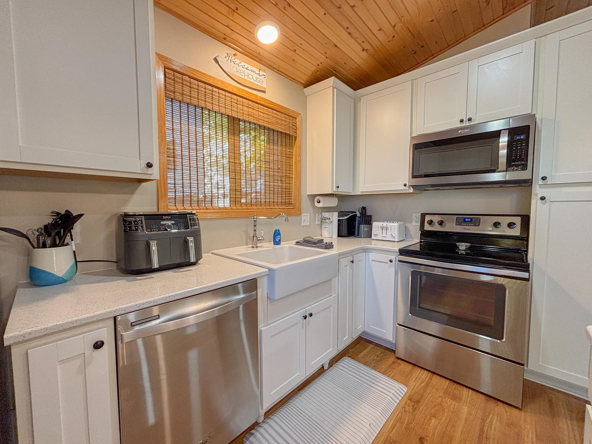 2003 single family home for sale at 44629 Crystal Hills Drive in Pelican Rapids, MN — 3 bed, 2 bath (photo 13 of 67)
