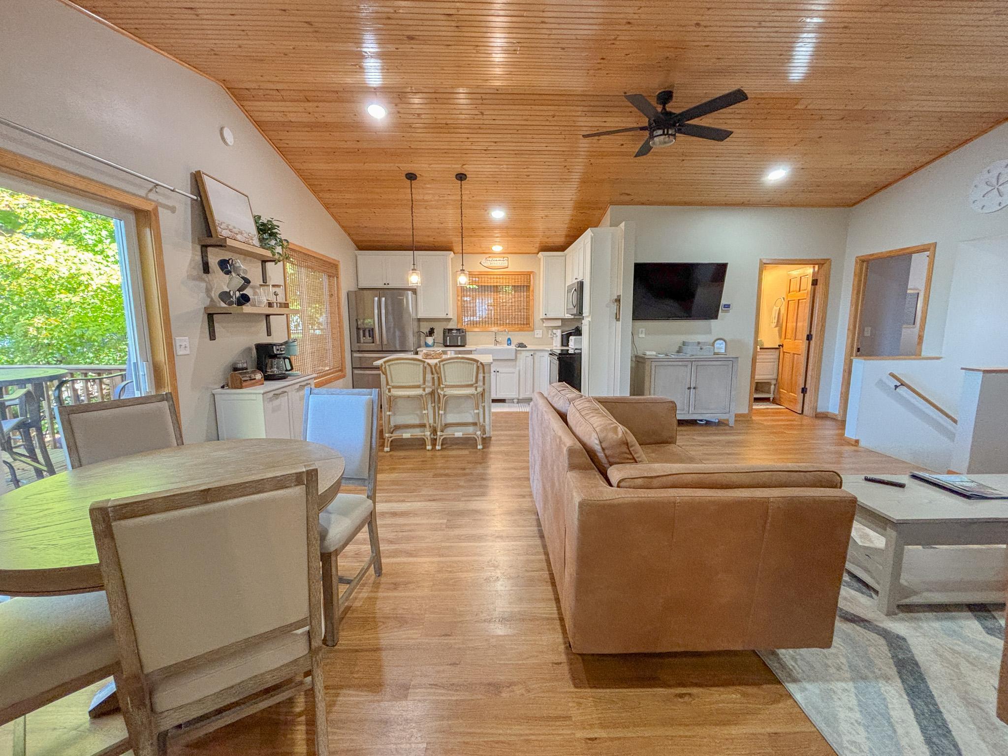 2003 single family home for sale at 44629 Crystal Hills Drive in Pelican Rapids, MN — 3 bed, 2 bath (photo 14 of 67)
