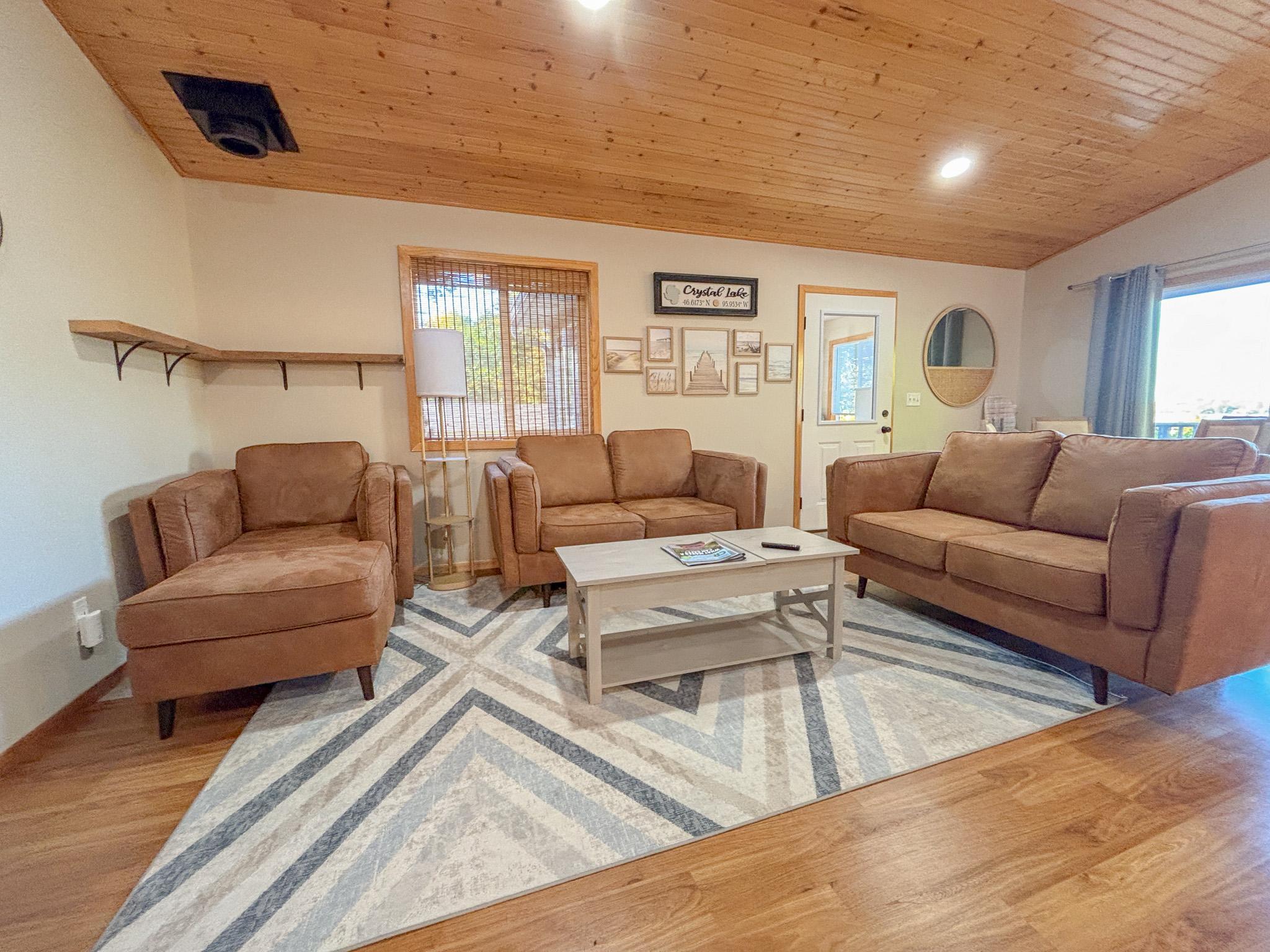 2003 single family home for sale at 44629 Crystal Hills Drive in Pelican Rapids, MN — 3 bed, 2 bath (photo 8 of 67)