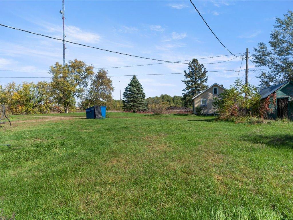 1900 single family home for sale at 320 8th Street SE, Unit B in Staples, MN — 3 bed, 1 bath (photo 16 of 17)