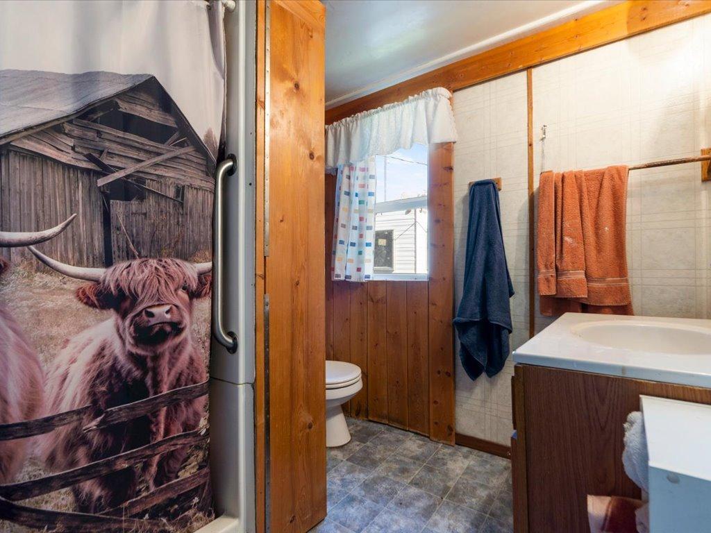 1900 single family home for sale at 320 8th Street SE, Unit B in Staples, MN — 3 bed, 1 bath (photo 6 of 17)
