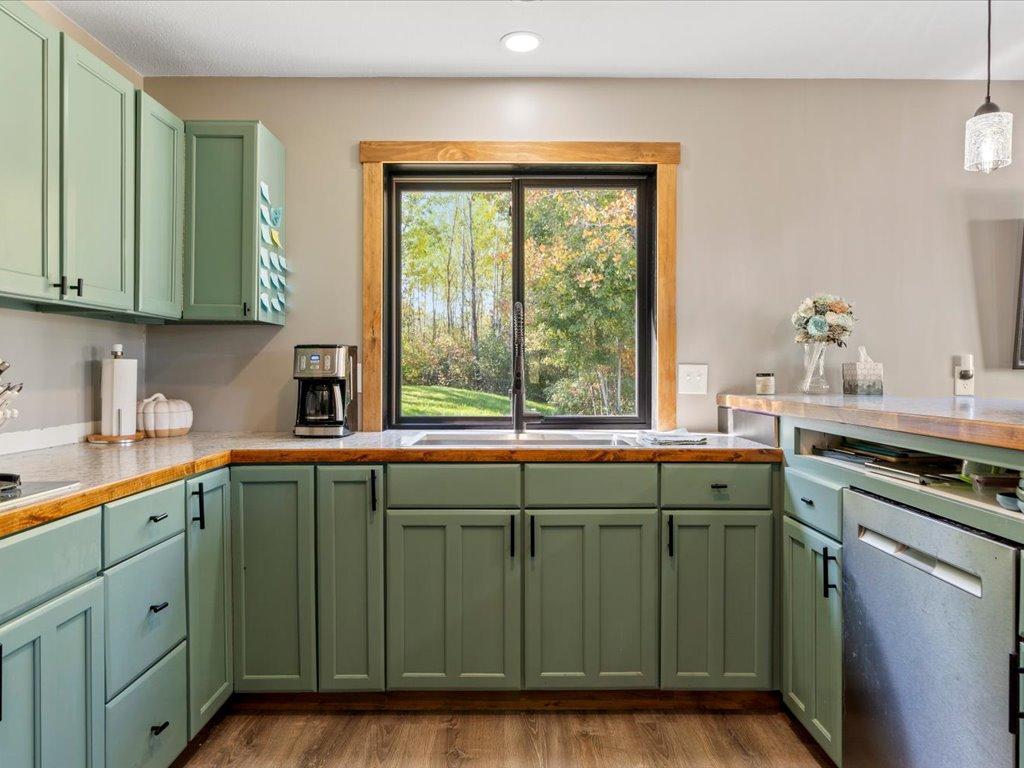 2008 single family home for sale at 11075 Thiesse Road in Brainerd, MN — 2 bed, 1 bath (photo 13 of 42)