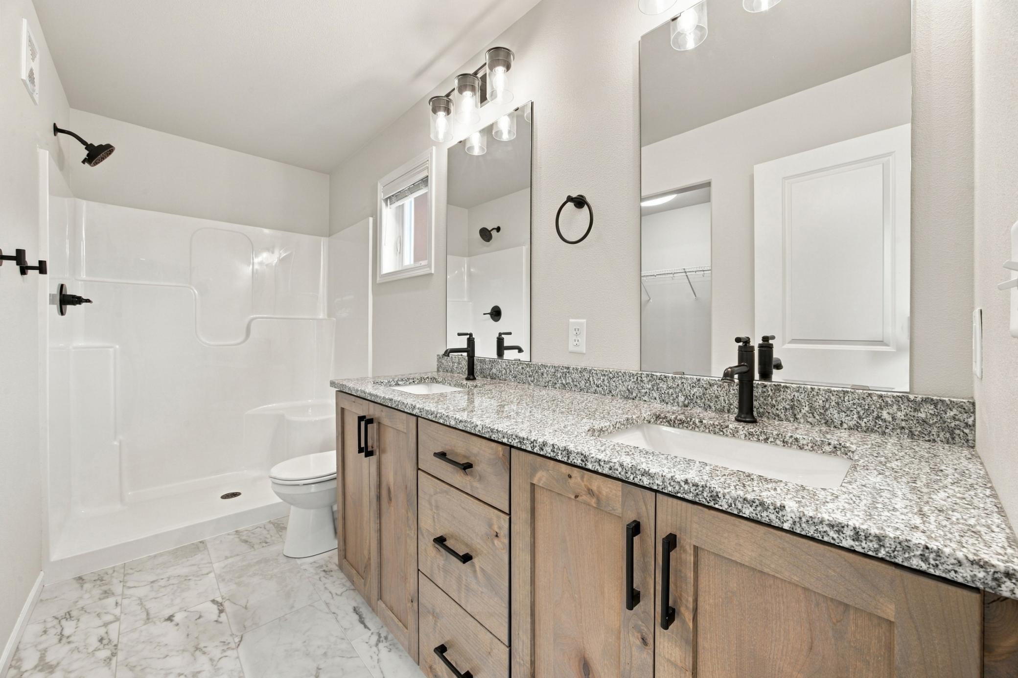2022 single family home for sale at 7337 Madelyn Lane S in Fargo, ND — 4 bed, 3 bath (photo 18 of 36)
