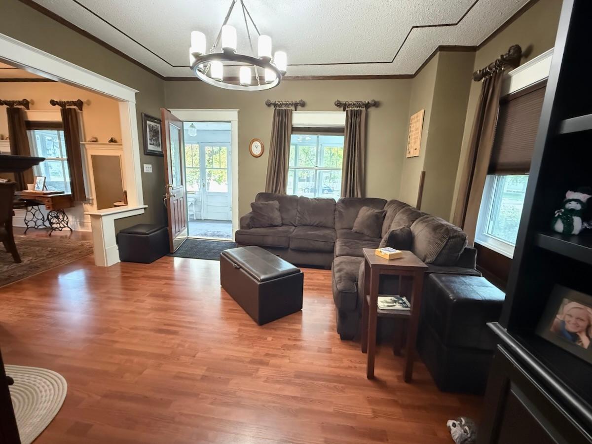 1905 single family home for sale at 721 Main Avenue N in Thief River Falls, MN — 3 bed, 2 bath (photo 15 of 36)