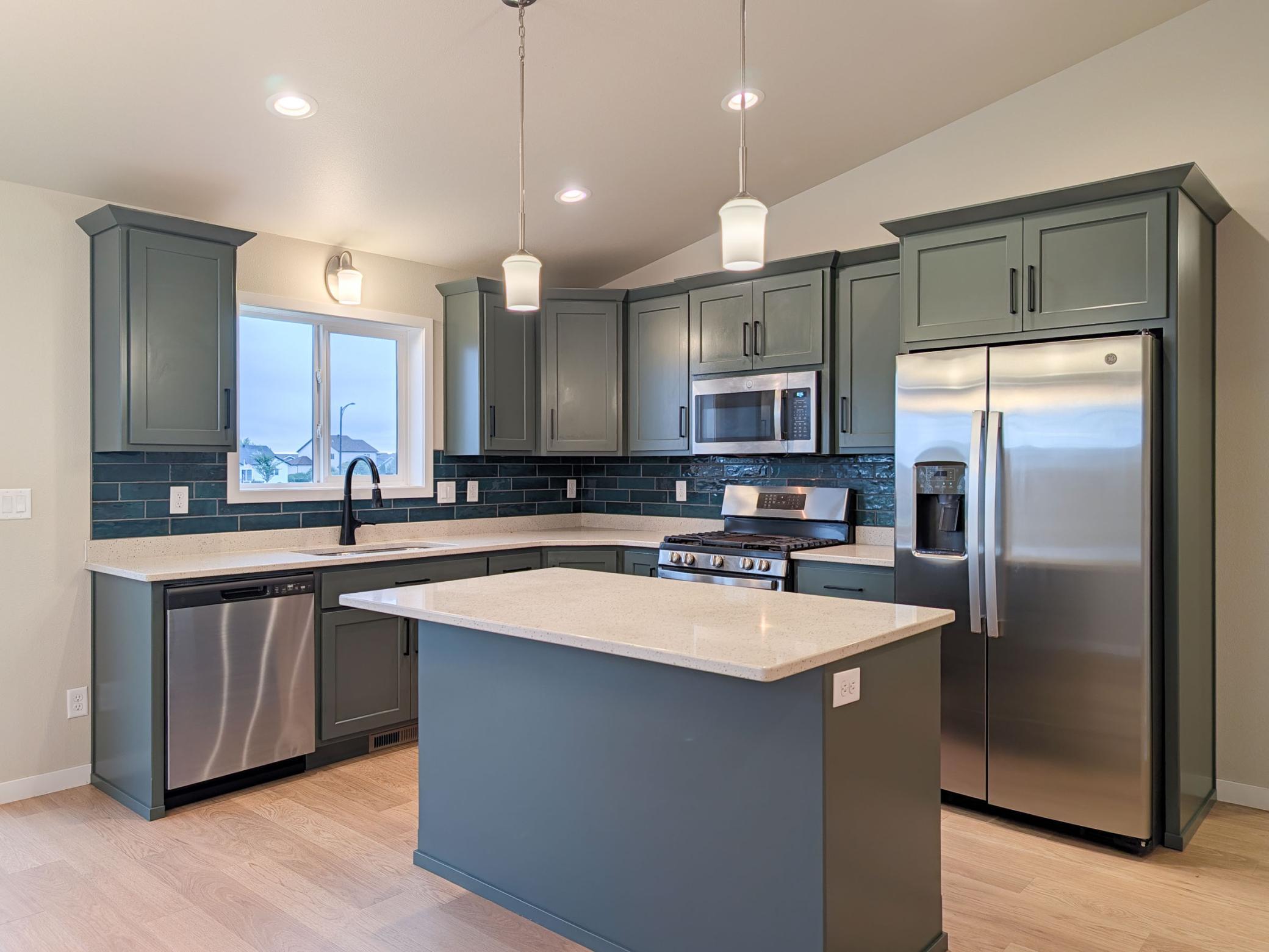 2024 single family home for sale at 2553 FULTON Loop S in Fargo, ND — 3 bed, 2 bath (photo 13 of 44)