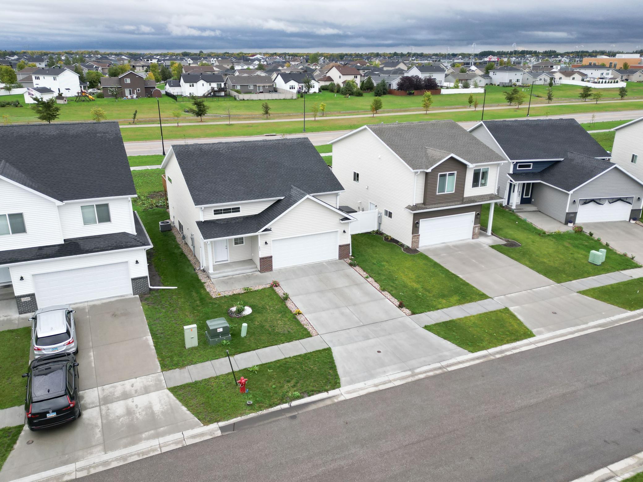 2024 single family home for sale at 2553 FULTON Loop S in Fargo, ND — 3 bed, 2 bath (photo 3 of 44)