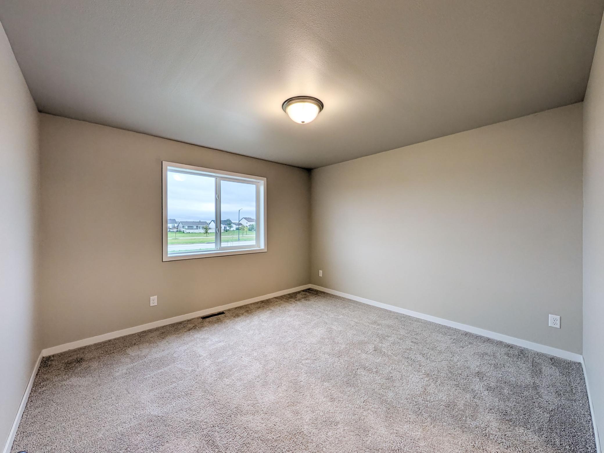 2024 single family home for sale at 2553 FULTON Loop S in Fargo, ND — 3 bed, 2 bath (photo 21 of 44)