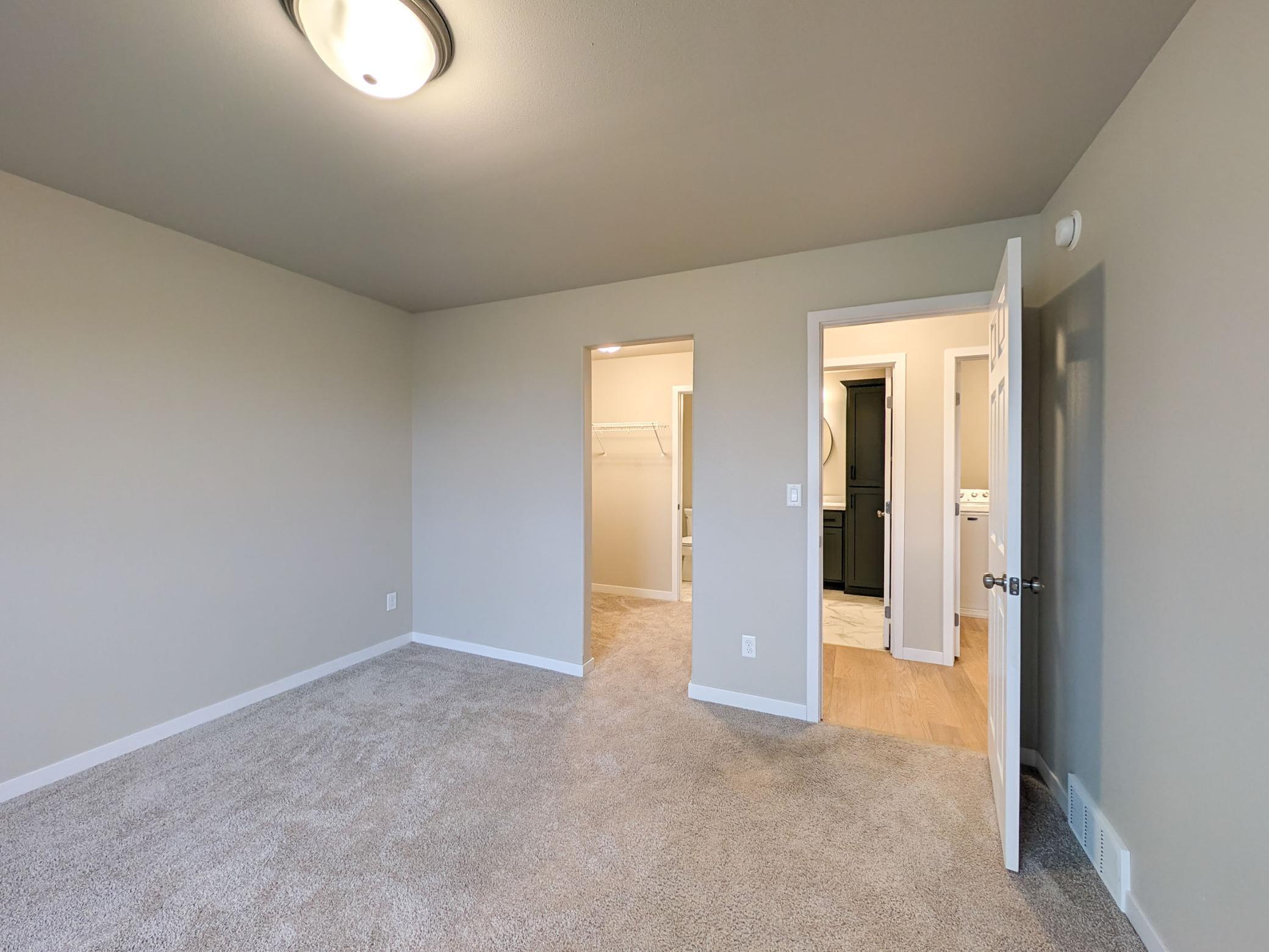 2024 single family home for sale at 2553 FULTON Loop S in Fargo, ND — 3 bed, 2 bath (photo 22 of 44)