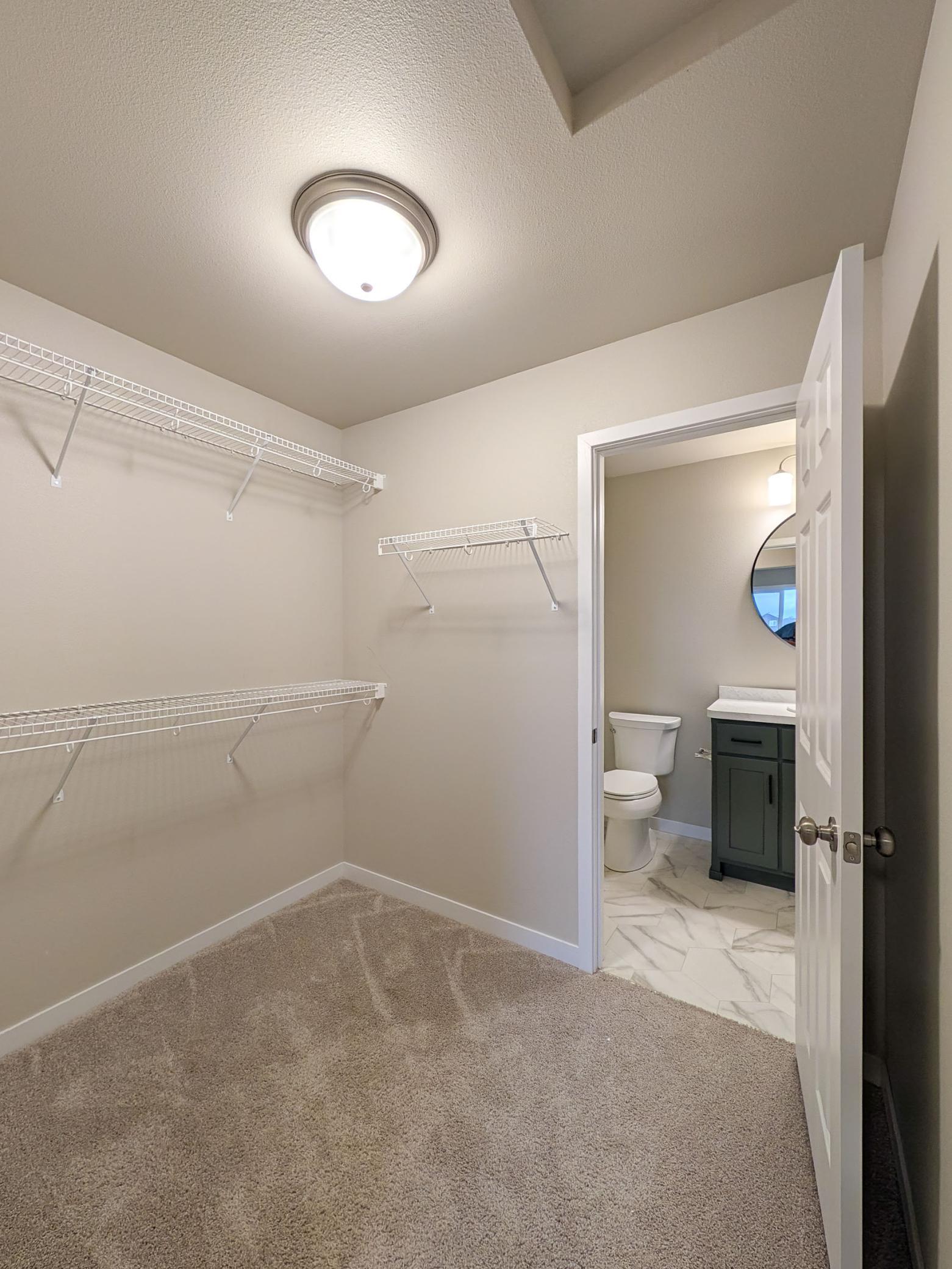 2024 single family home for sale at 2553 FULTON Loop S in Fargo, ND — 3 bed, 2 bath (photo 23 of 44)