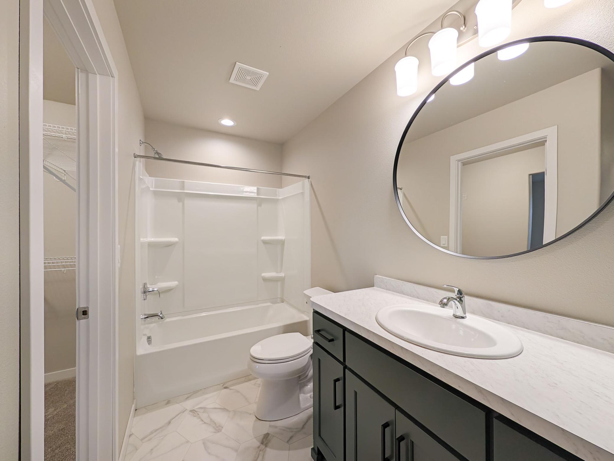 2024 single family home for sale at 2553 FULTON Loop S in Fargo, ND — 3 bed, 2 bath (photo 24 of 44)