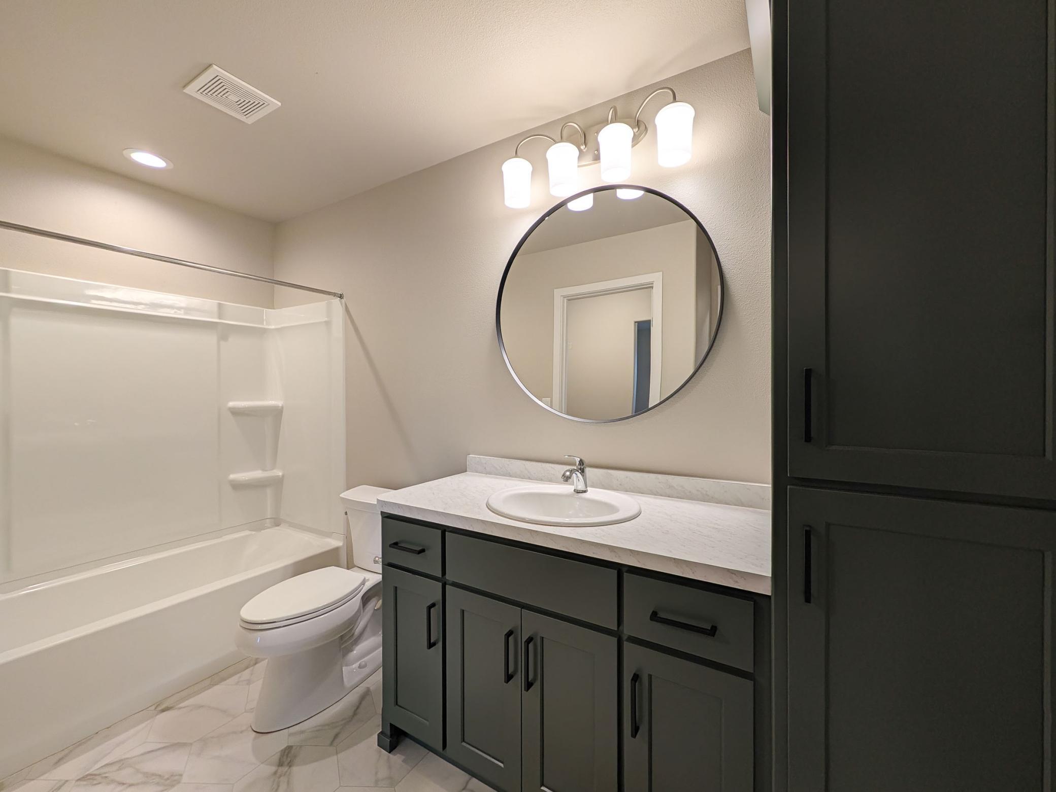 2024 single family home for sale at 2553 FULTON Loop S in Fargo, ND — 3 bed, 2 bath (photo 26 of 44)