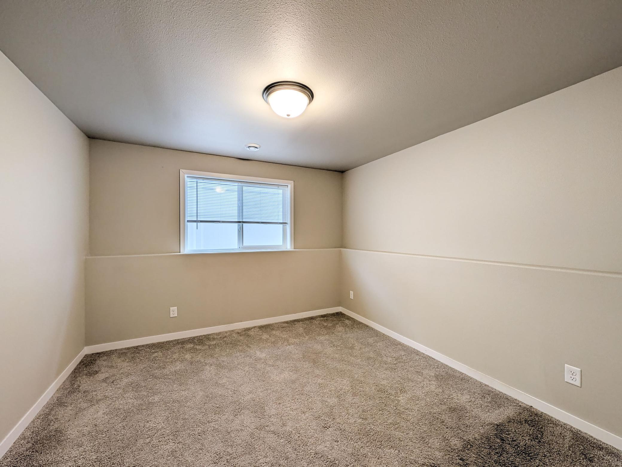 2024 single family home for sale at 2553 FULTON Loop S in Fargo, ND — 3 bed, 2 bath (photo 31 of 44)