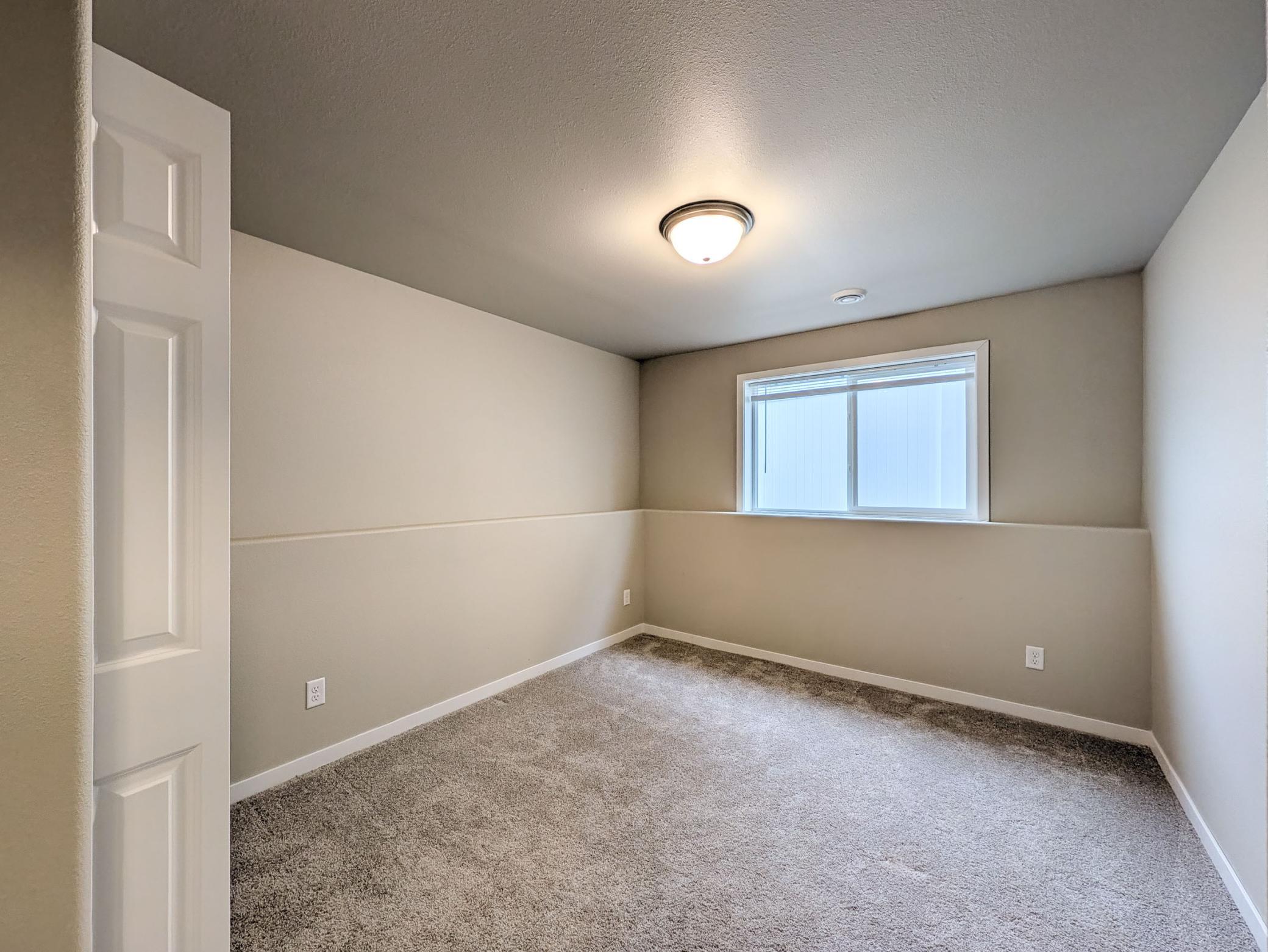 2024 single family home for sale at 2553 FULTON Loop S in Fargo, ND — 3 bed, 2 bath (photo 33 of 44)