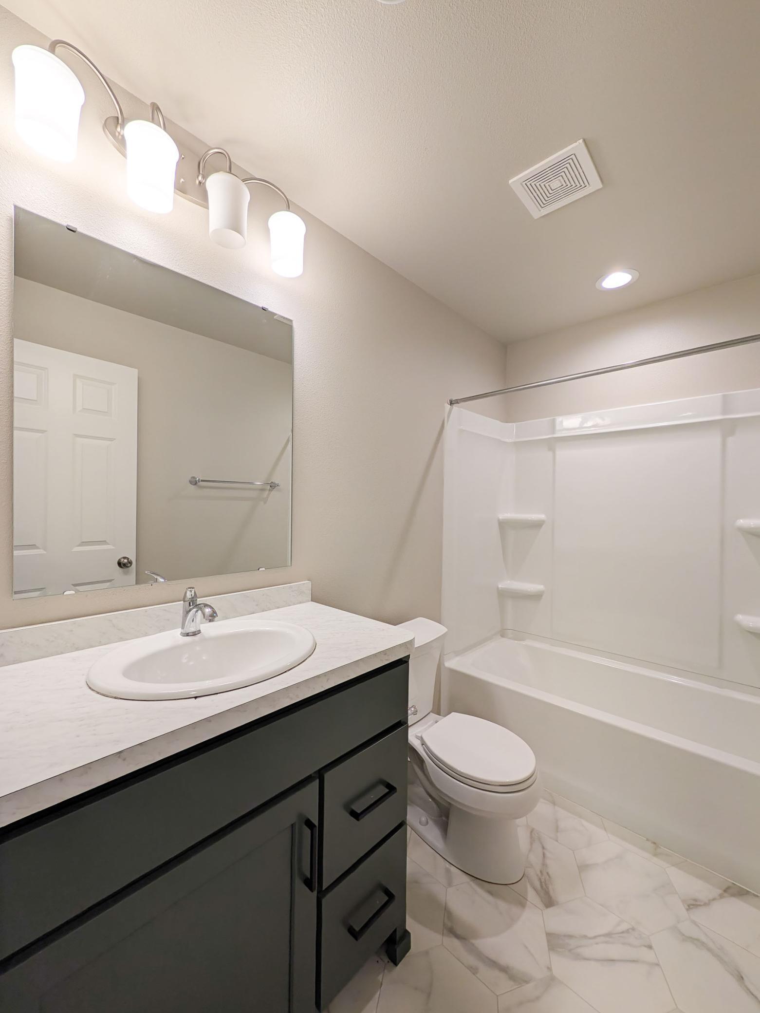2024 single family home for sale at 2553 FULTON Loop S in Fargo, ND — 3 bed, 2 bath (photo 36 of 44)
