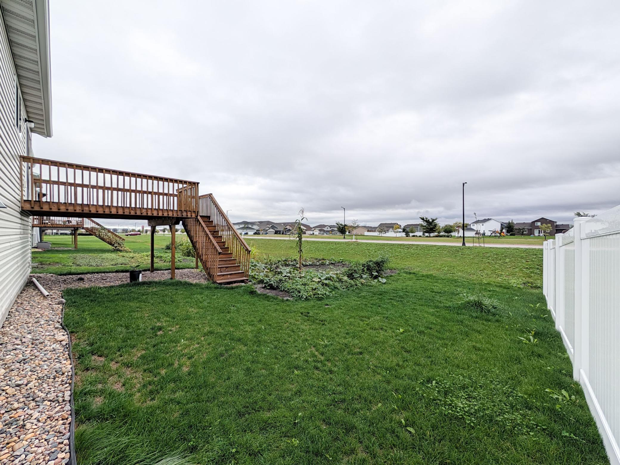 2024 single family home for sale at 2553 FULTON Loop S in Fargo, ND — 3 bed, 2 bath (photo 7 of 44)