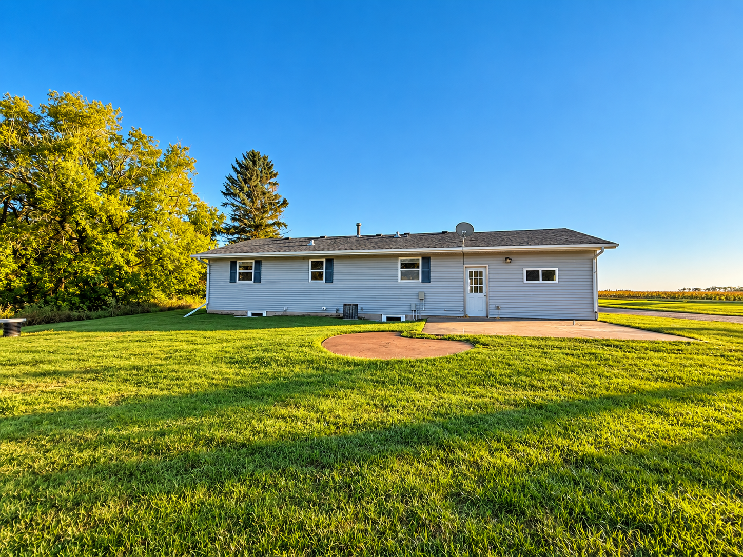 1970 single family home for sale at 12861 5th Street SE in Hope, ND — 3 bed, 1 bath (photo 4 of 26)