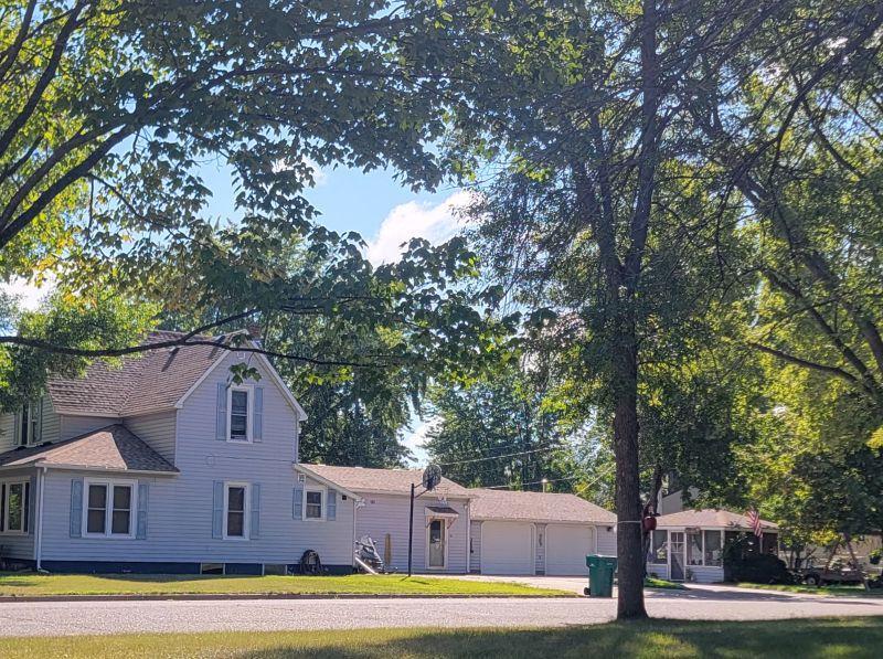 1905 single family home for sale at 521 3rd Street NW in Aitkin, MN — 4 bed, 3 bath (photo 3 of 17)