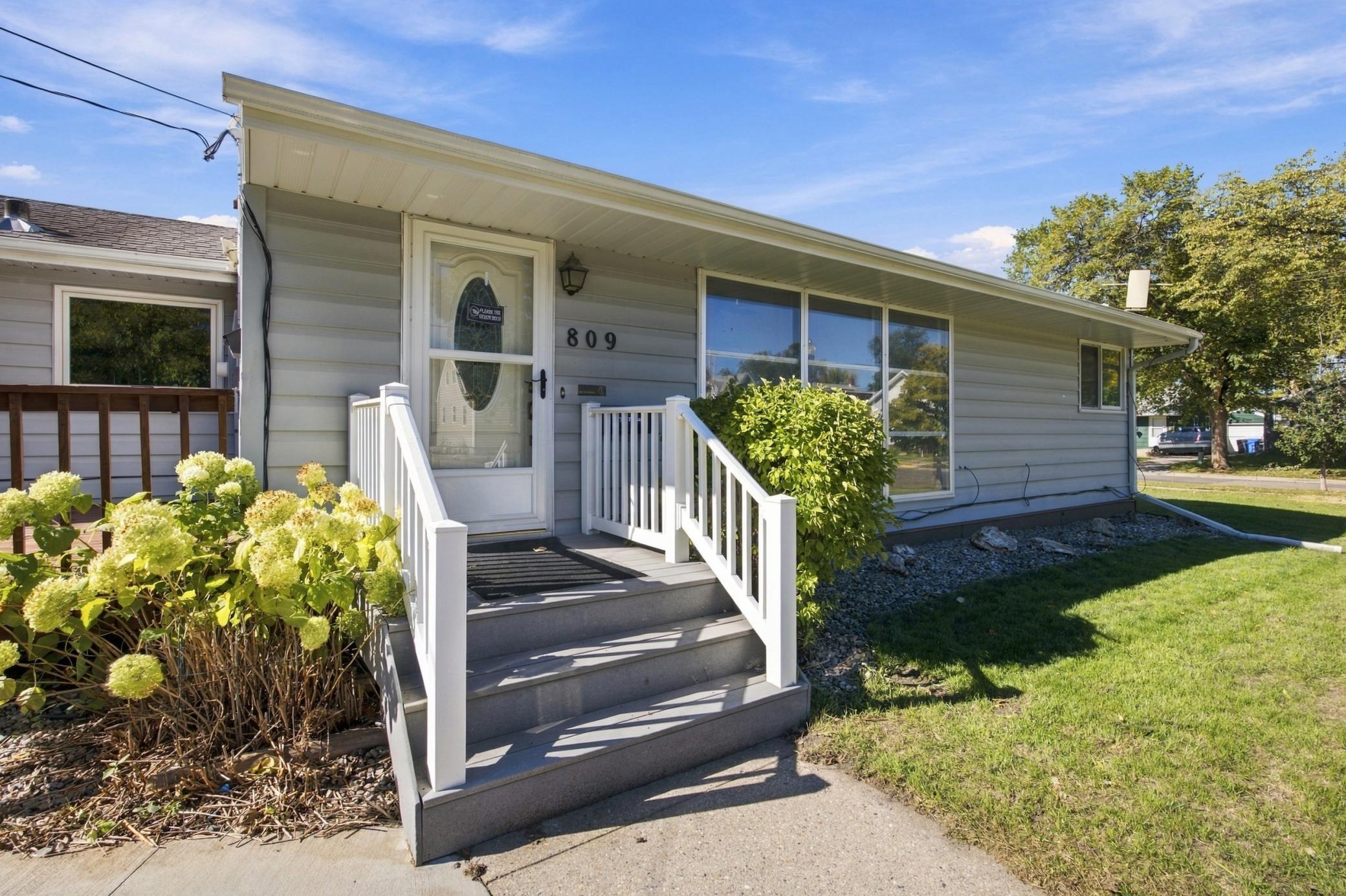 1953 single family home for sale at 809 16th Street S in Fargo, ND — 4 bed, 2 bath