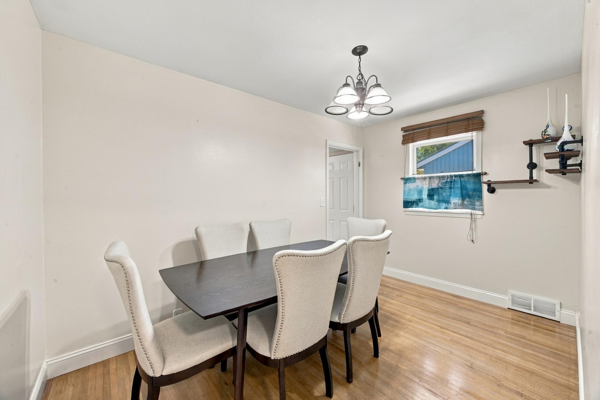 1953 single family home for sale at 809 16th Street S in Fargo, ND — 4 bed, 2 bath (photo 12 of 30)