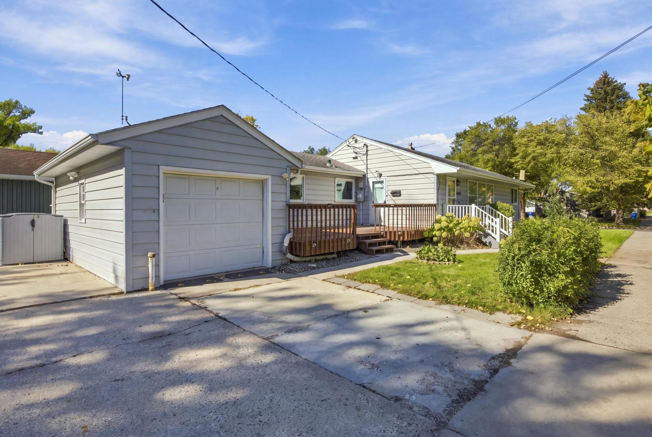 1953 single family home for sale at 809 16th Street S in Fargo, ND — 4 bed, 2 bath (photo 3 of 30)