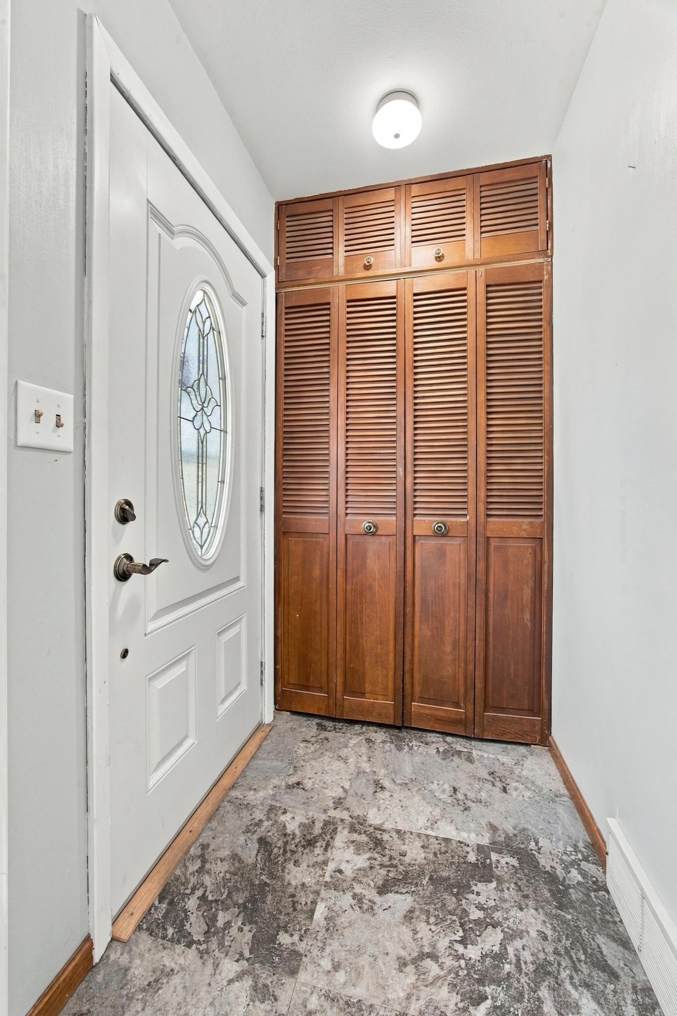 1953 single family home for sale at 809 16th Street S in Fargo, ND — 4 bed, 2 bath (photo 4 of 30)