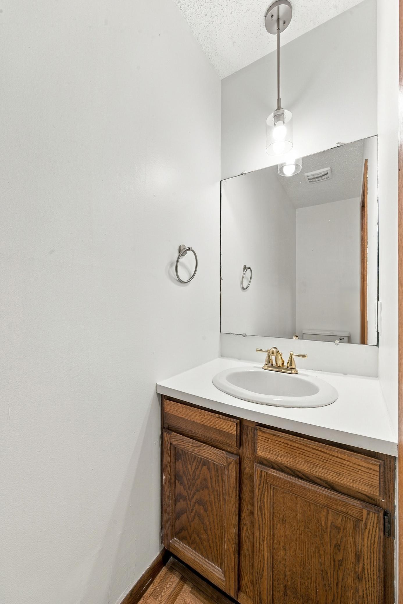 1977 twin home for sale at 2323 Sundance Circle S in Fargo, ND — 2 bed, 2 bath (photo 14 of 27)