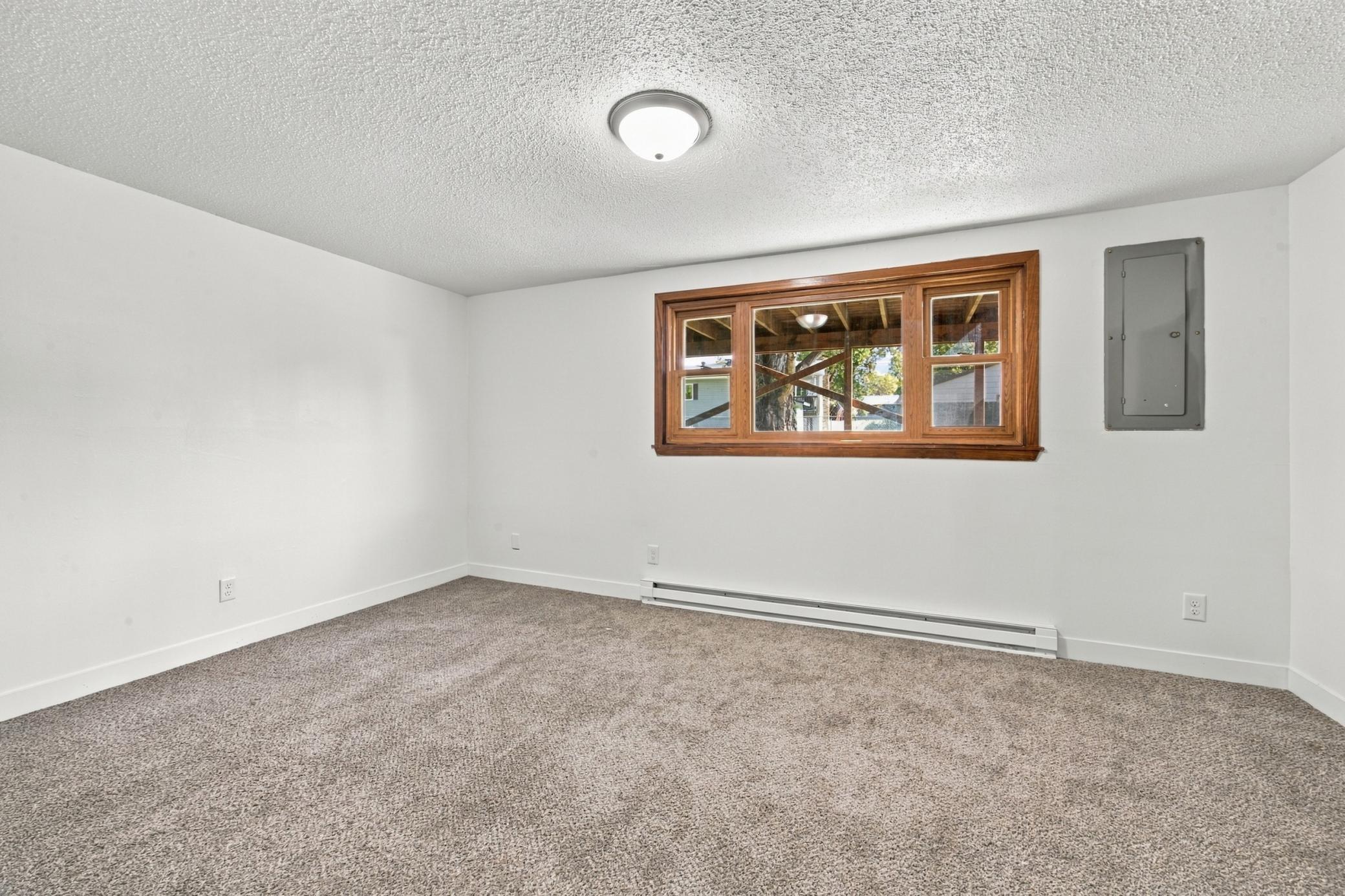 1977 twin home for sale at 2323 Sundance Circle S in Fargo, ND — 2 bed, 2 bath (photo 15 of 27)