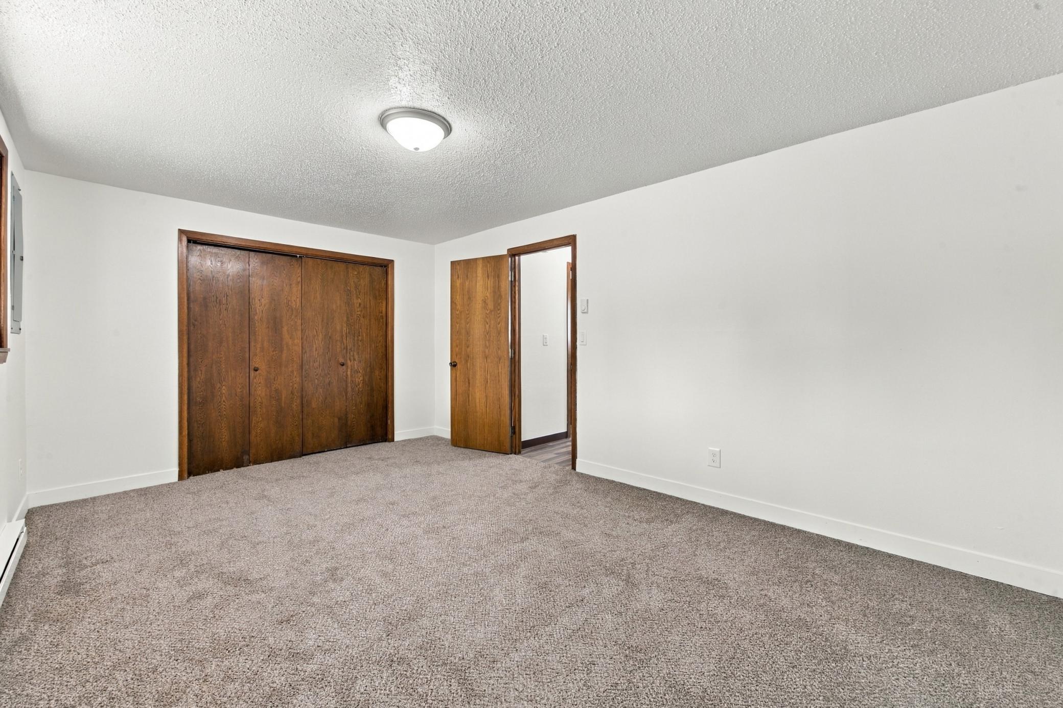 1977 twin home for sale at 2323 Sundance Circle S in Fargo, ND — 2 bed, 2 bath (photo 17 of 27)