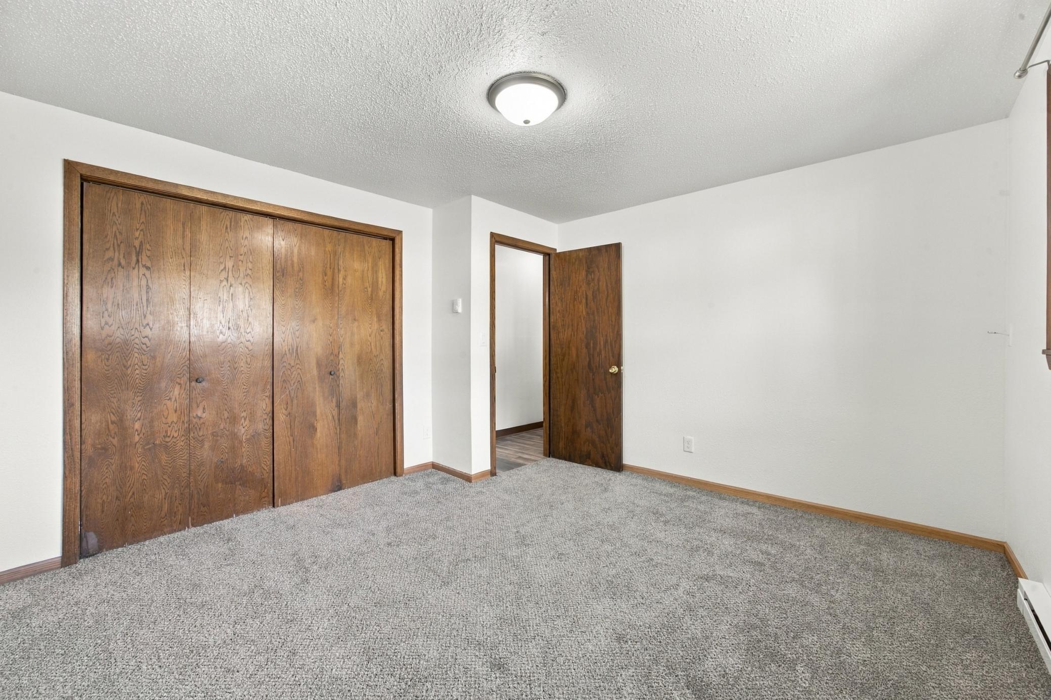 1977 twin home for sale at 2323 Sundance Circle S in Fargo, ND — 2 bed, 2 bath (photo 20 of 27)