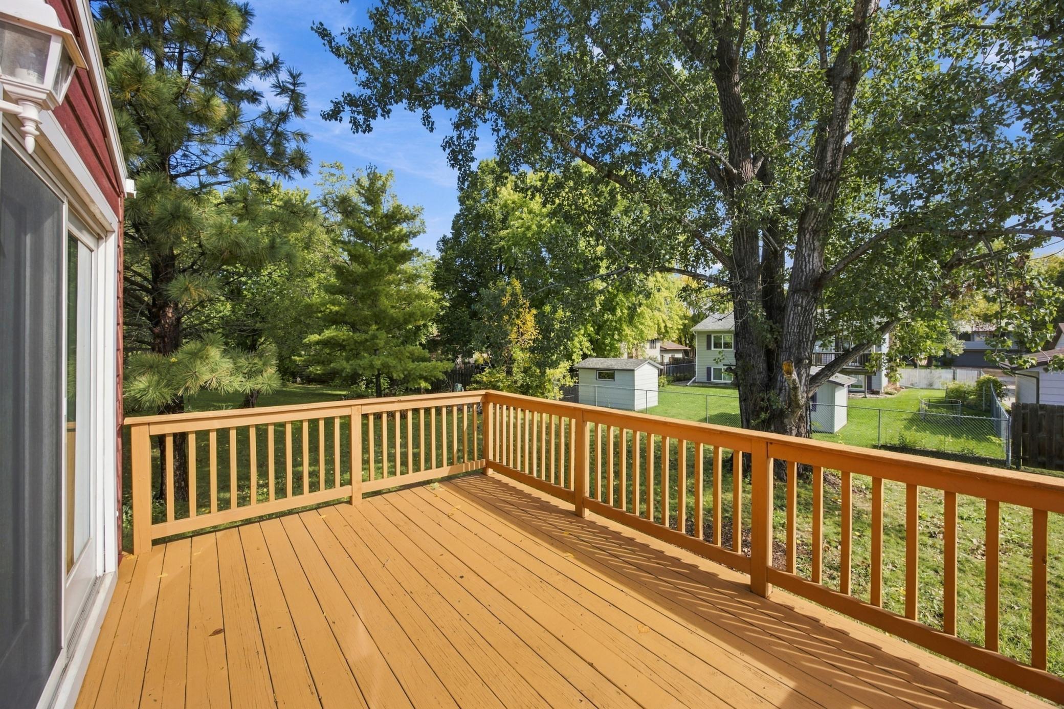 1977 twin home for sale at 2323 Sundance Circle S in Fargo, ND — 2 bed, 2 bath (photo 24 of 27)