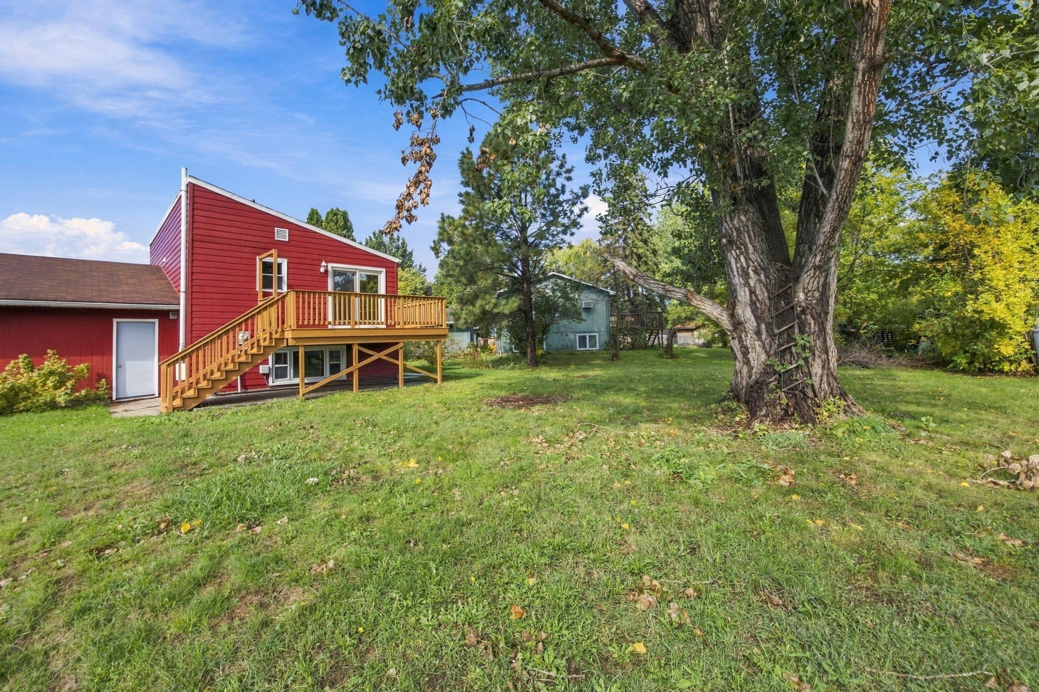 1977 twin home for sale at 2323 Sundance Circle S in Fargo, ND — 2 bed, 2 bath (photo 26 of 27)